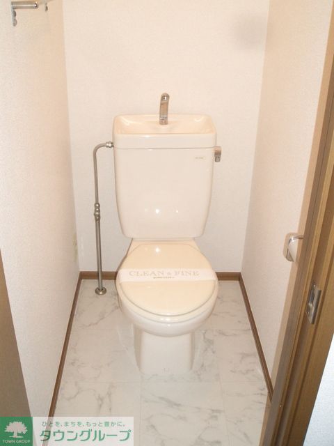 ＪＲ山手線 高田馬場駅 徒歩10分 2階建 築30年のトイレ写真