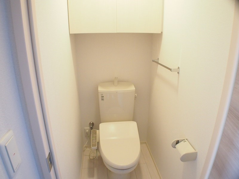 ＪＲ宇都宮線 宇都宮駅 徒歩27分 3階建 築10年のトイレ写真