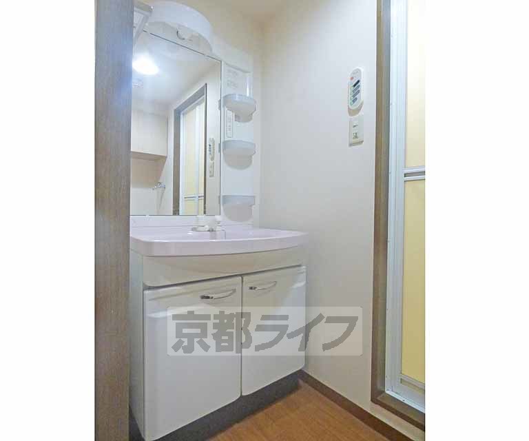 洗面設備　洗面台です。