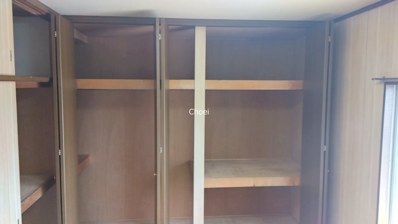 収納　2階洋室には大型収納付