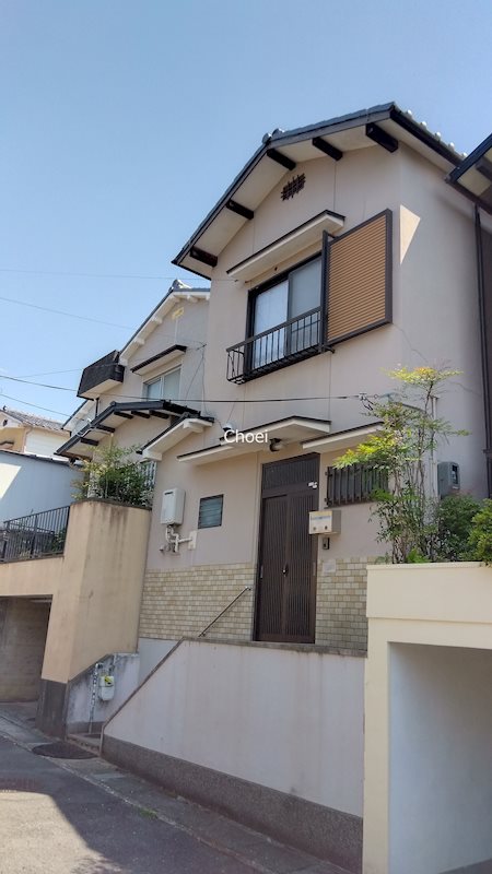 建物外観　外壁塗装済みで綺麗（H24.10）