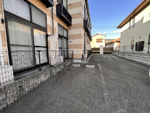 駐車場　駐車場は別料金となります。