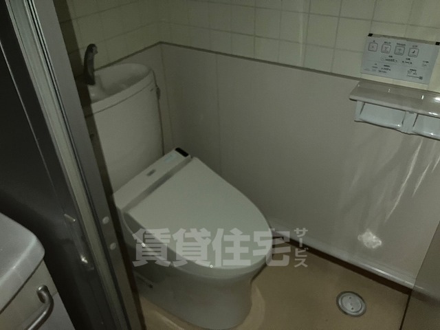 名鉄名古屋本線 神宮前駅 徒歩16分 3階建 築40年のトイレ写真