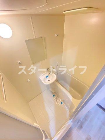 地下鉄御堂筋線 西中島南方駅 徒歩6分 10階建 築28年の風呂写真