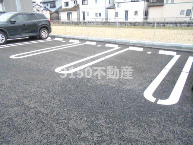 駐車場　車をお持ちの方に嬉しい駐車場付きの物件です