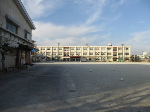 小学校　茜部小学校（小学校）まで1502m