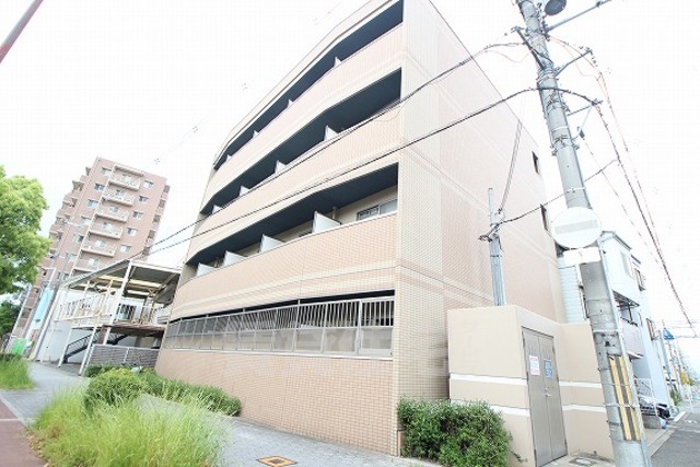 地下鉄長堀鶴見緑地線 門真南駅 徒歩13分 4階建 築25年の外観写真