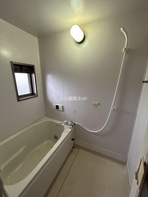 東武伊勢崎線 韮川駅 徒歩27分 2階建 築40年の風呂写真