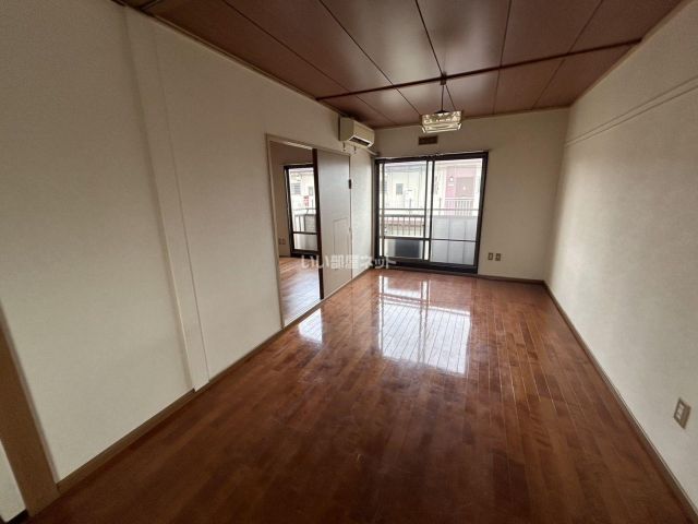 東武伊勢崎線 韮川駅 徒歩27分 2階建 築40年の居間写真