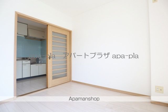 フレンズピュアの居間写真