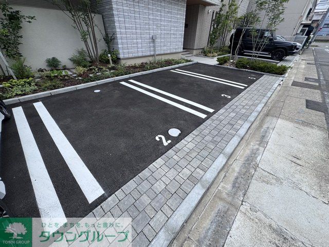 駐車場　庭