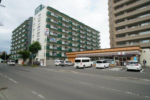 コンビニ　セブンイレブン札幌北10条東店（コンビニ）まで192m