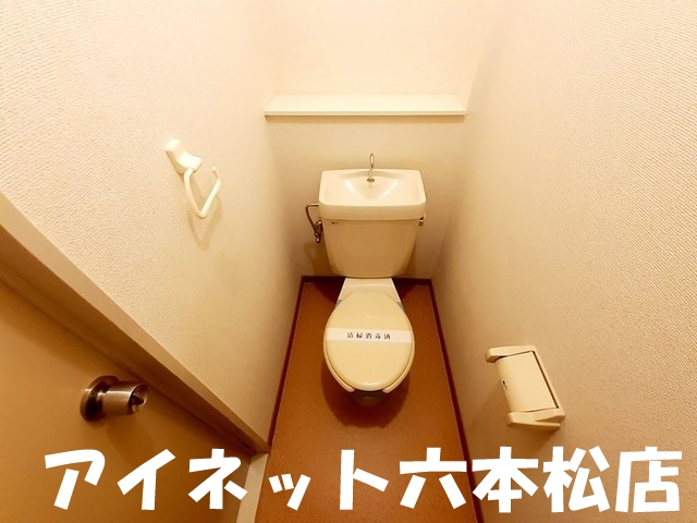 トイレ　清潔感のある空間です。