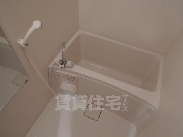 地下鉄鶴舞線 御器所駅 徒歩4分 4階建 築63年の風呂写真