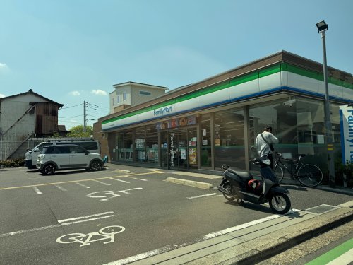 コンビニ　ファミリーマート さいたま栄和五丁目店（コンビニ）まで1027m