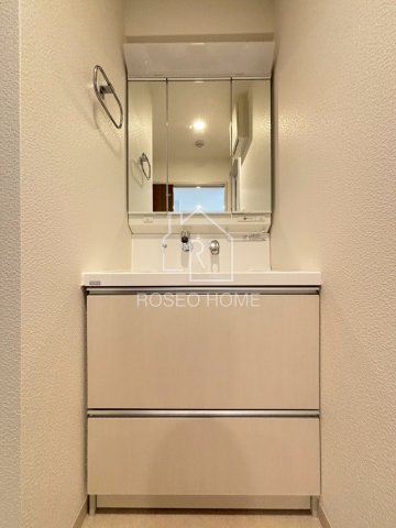 洗面設備　同マンション別部屋：参考写真