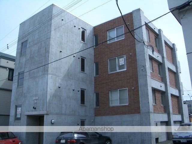 地下鉄東西線 菊水駅 バス乗車時間：20分 最寄りバス停で下車 徒歩2分 築24年