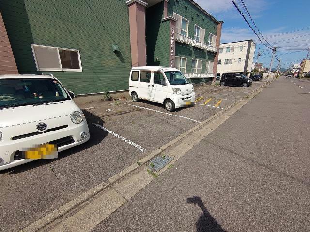 駐車場　駐車場