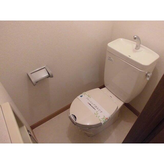 トイレ　※同仕様写真