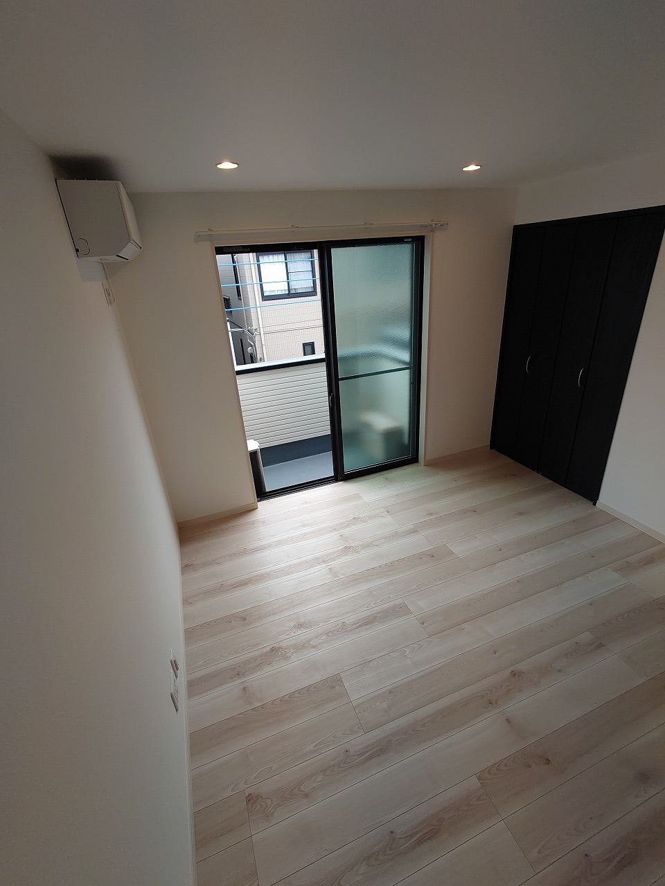 居室・リビング　同物件、同タイプの別の部屋の写真です