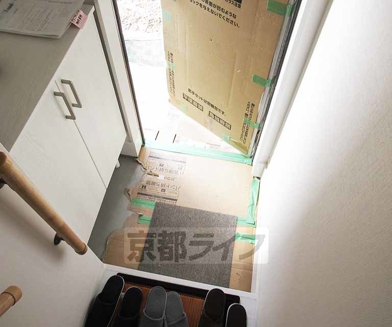 ＪＲ奈良線 木津駅 徒歩7分 2階建 築4年の玄関写真