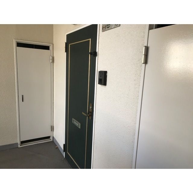 相鉄本線 かしわ台駅 徒歩9分 6階建 築38年の玄関写真