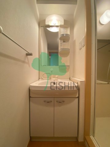 洗面設備　シンプルで使いやすい洗面台です！
