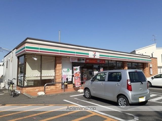 コンビニ　セブンイレブン西辛川店（コンビニ）まで300m