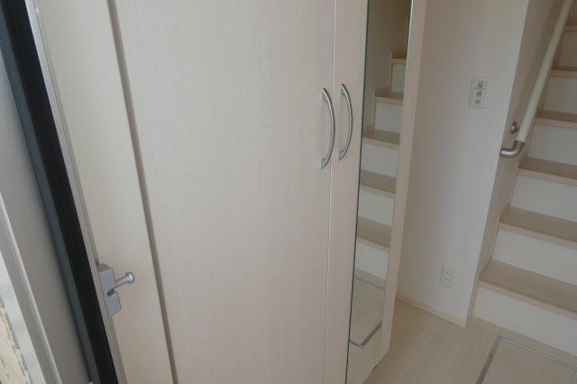 玄関　シューズボックス