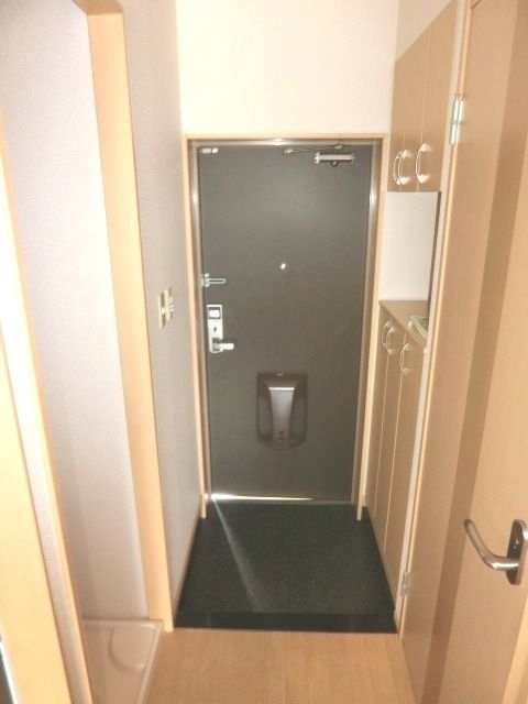 玄関　シューズボックス付きの玄関です