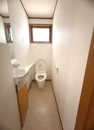 ＪＲ根岸線 山手駅 徒歩8分 2階建 築22年のトイレ写真