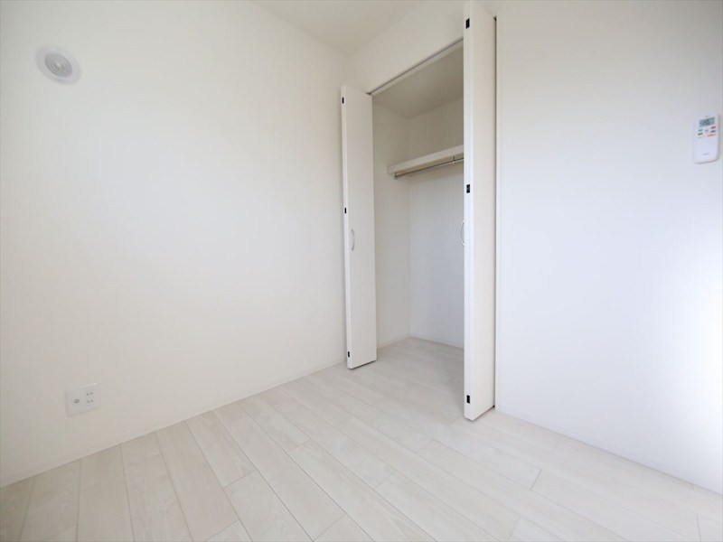 その他　洋室3.7帖　クローゼット付　同仕様写真