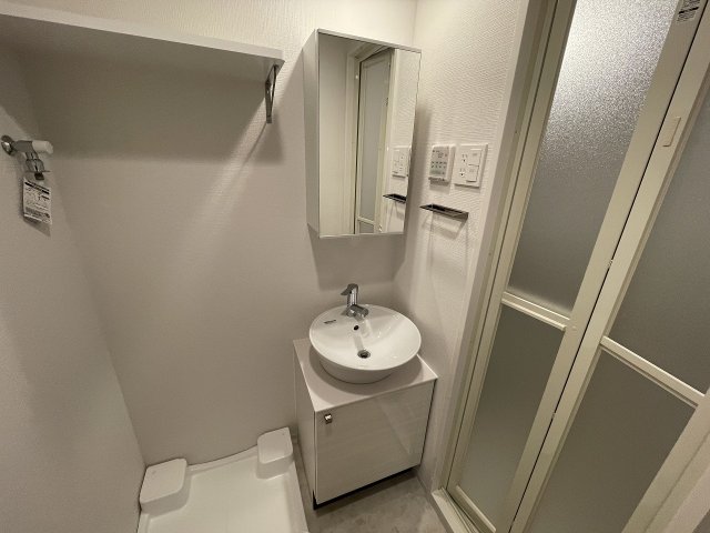 洗面設備　モデル写真