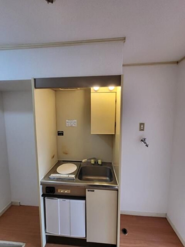 東京メトロ東西線 西葛西駅 徒歩20分 3階建 築38年のキッチン写真