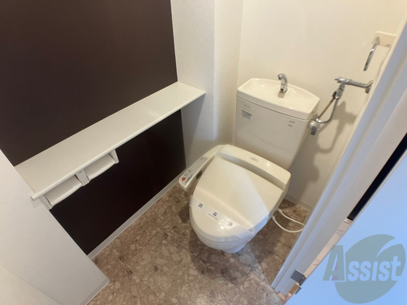 トイレ　こちらはトイレです。清潔感があり、安心して使用できます。