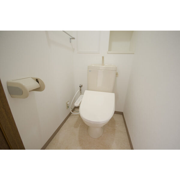 地下鉄東山線 八田駅 徒歩1分 7階建 築25年のトイレ写真