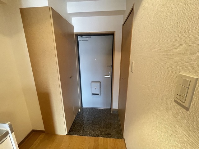 玄関　３０３号室の写真