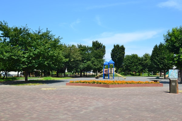 公園　万願寺４丁目公園（公園）まで377m