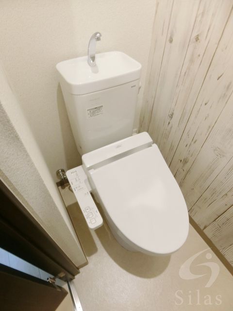 ＪＲ阪和線 長居駅 徒歩7分 3階建 築11年のトイレ写真