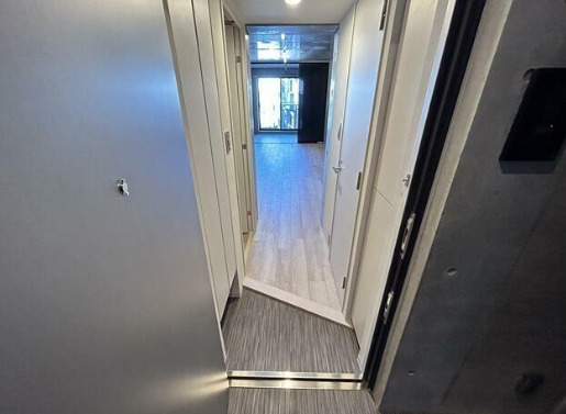 玄関　※別部屋の参考写真です。