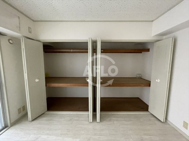 収納　サンビラ大手前　クローゼット