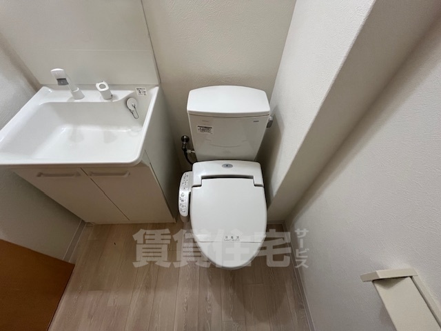 京阪本線 御殿山駅 徒歩9分 6階建 築14年のトイレ写真