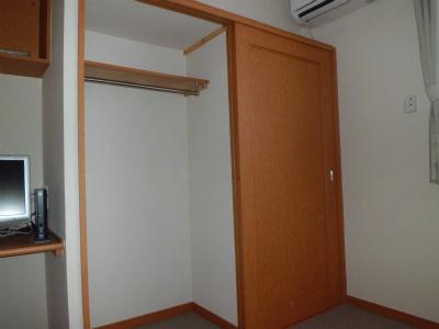 収納　衣服をたくさん収納できます。