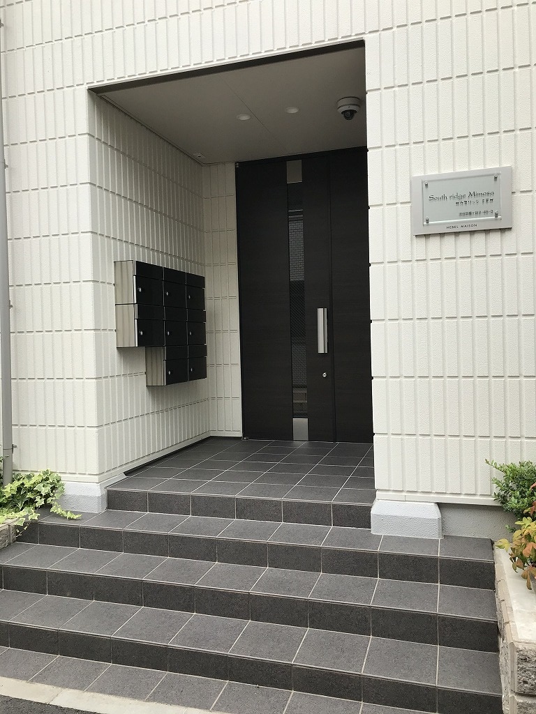 エントランス　オートロック完備