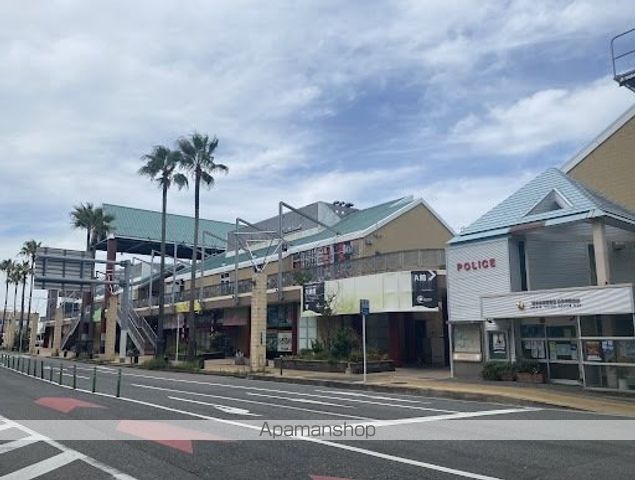 ショッピングセンター　ベイサイドプレイス博多（ショッピングセンター）まで399m