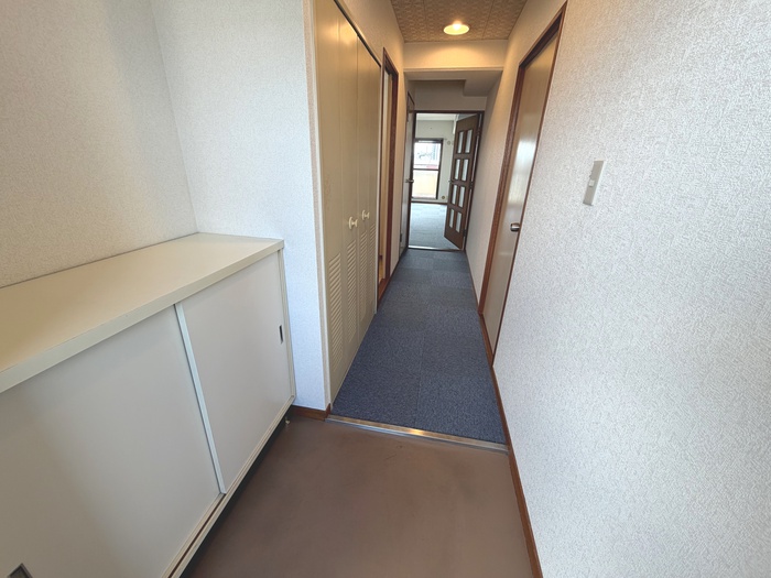シャトー平野の玄関写真