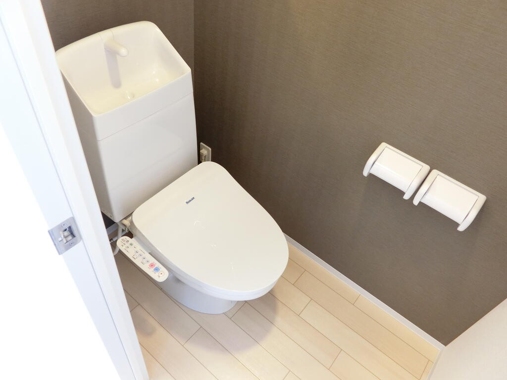 トイレ　同施工会社別物件(同タイプ間取り)の写真です。