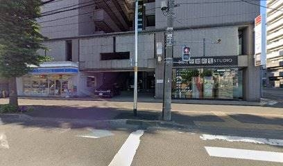 コンビニ　ローソン札幌南1条東6丁目店（コンビニ）まで202m