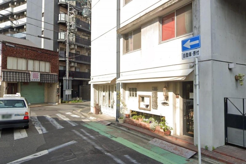 飲食店　cafe・コピルアック(copiLuak)（飲食店）まで129m