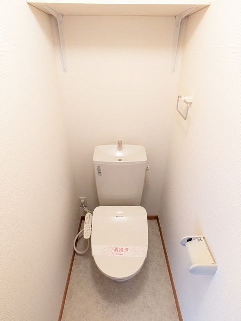 トイレ　★★トイレは嬉しい洗浄機能付き便座です♪★★